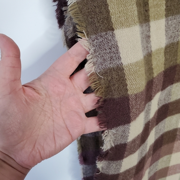 Large Zara green and purple plaid knit scarf - Picture 5 of 8